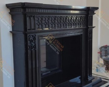 Изысканно, стильно и богато - классический черный портал в готическом стиле, с дровяной топкой Астов ПС 9074